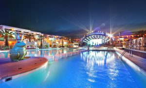 94_the-club-pools